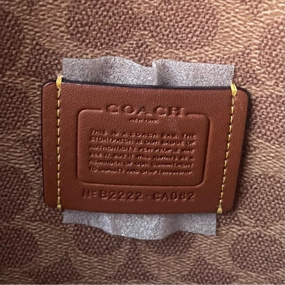 New Coach Leatherware Classic Reversible Large Taupe/Beige Tote w/Dustbag - Picture 6 of 16